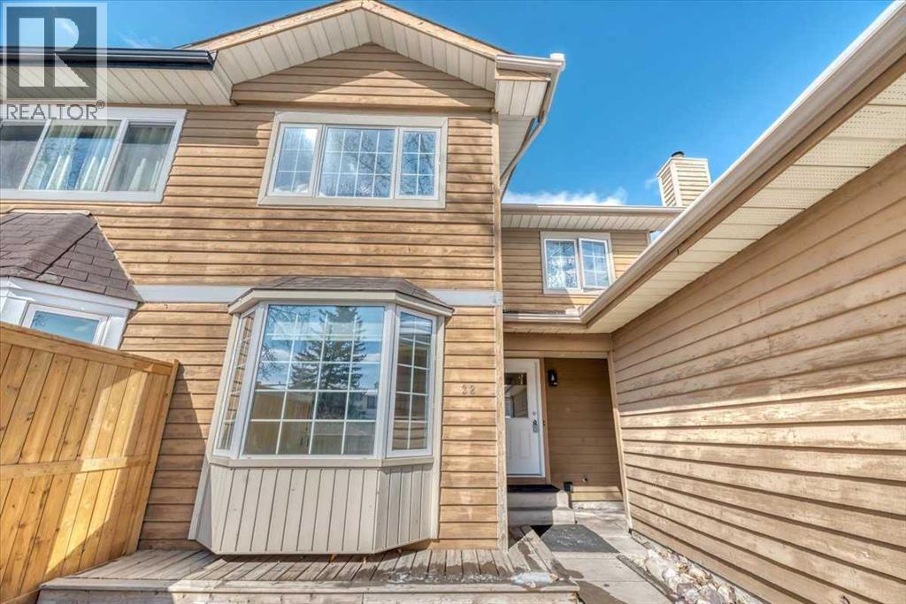 Duplex for Sale in 32 Midpark Drive SE|Calgary, Alberta T2X1T2 3