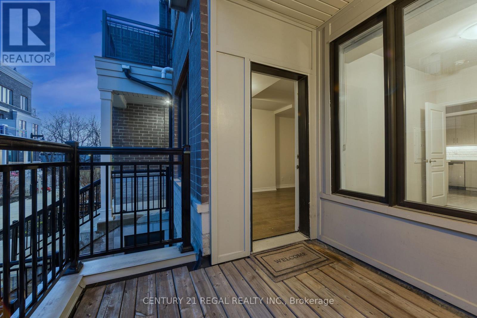 Row / Townhouse for Sale in 21 - 150 LONG BRANCH AVENUE|Toronto (Long Branch), Ontario M8W0A9 3