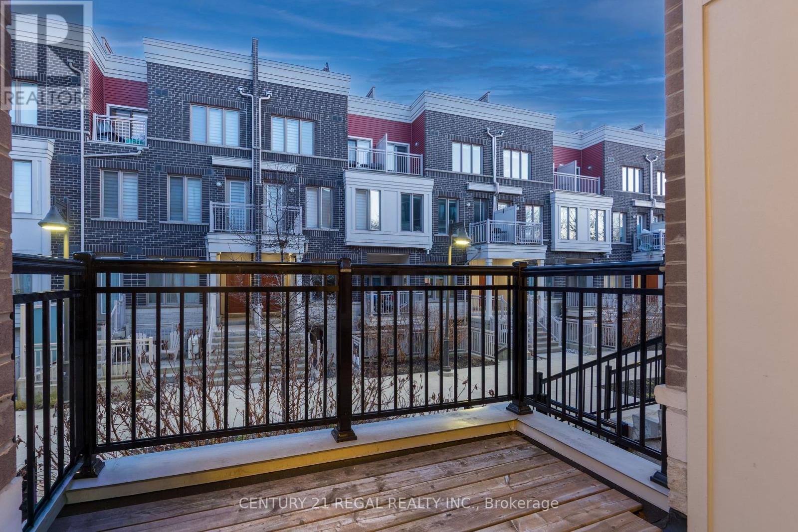 Row / Townhouse for Sale in 21 - 150 LONG BRANCH AVENUE|Toronto (Long Branch), Ontario M8W0A9 4
