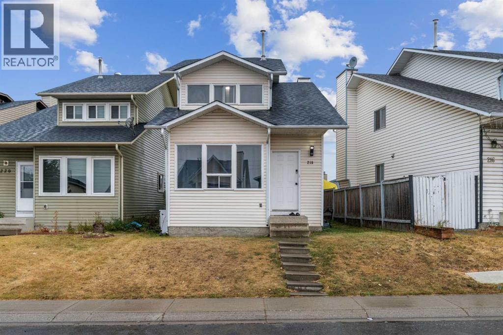 House for Sale in 218 Falmere Way NE|Calgary, Alberta T3J2X9