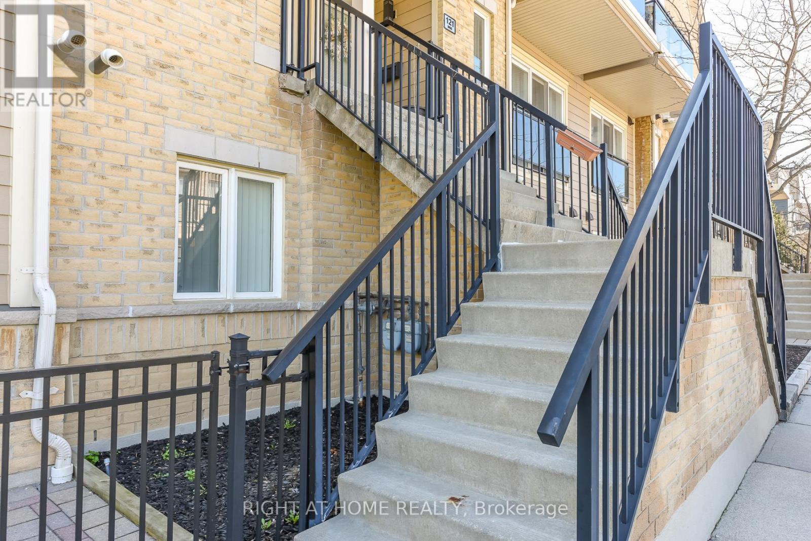 Row / Townhouse for Sale in 124 - 5035 OSCAR PETERSON BOULEVARD|Mississauga (Churchill Meadows), Ontario L5M0P4 4