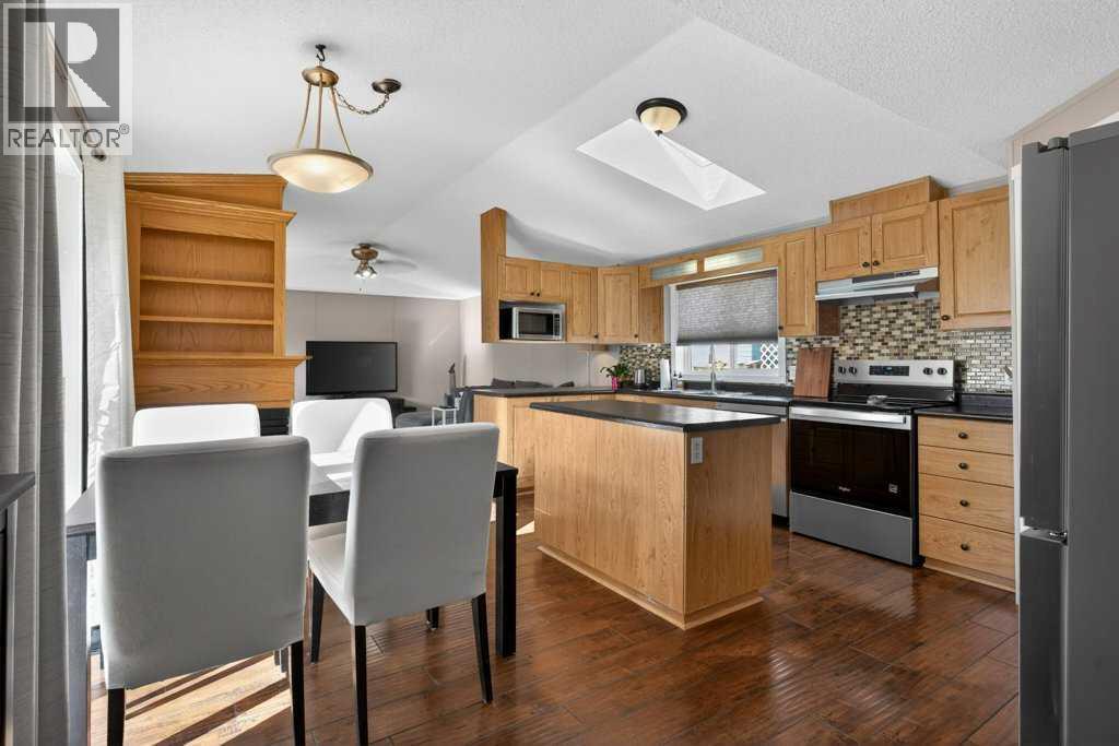 Mobile Home for Sale in 516, 3223 83 Street NW|Calgary, Alberta T2B5N7 4