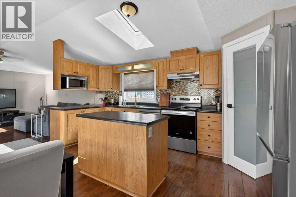 Mobile Home for Sale in 516, 3223 83 Street NW|Calgary, Alberta T2B5N7 5