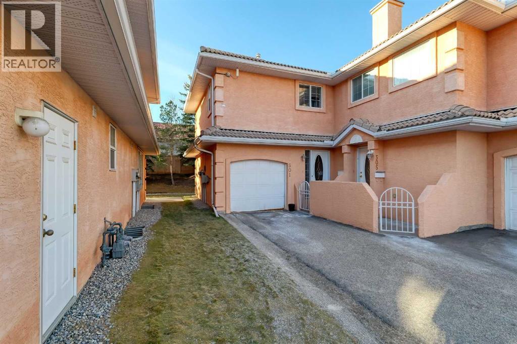 Row / Townhouse for Sale in 501 Coral Cove NE|Calgary, Alberta T3J3Y9