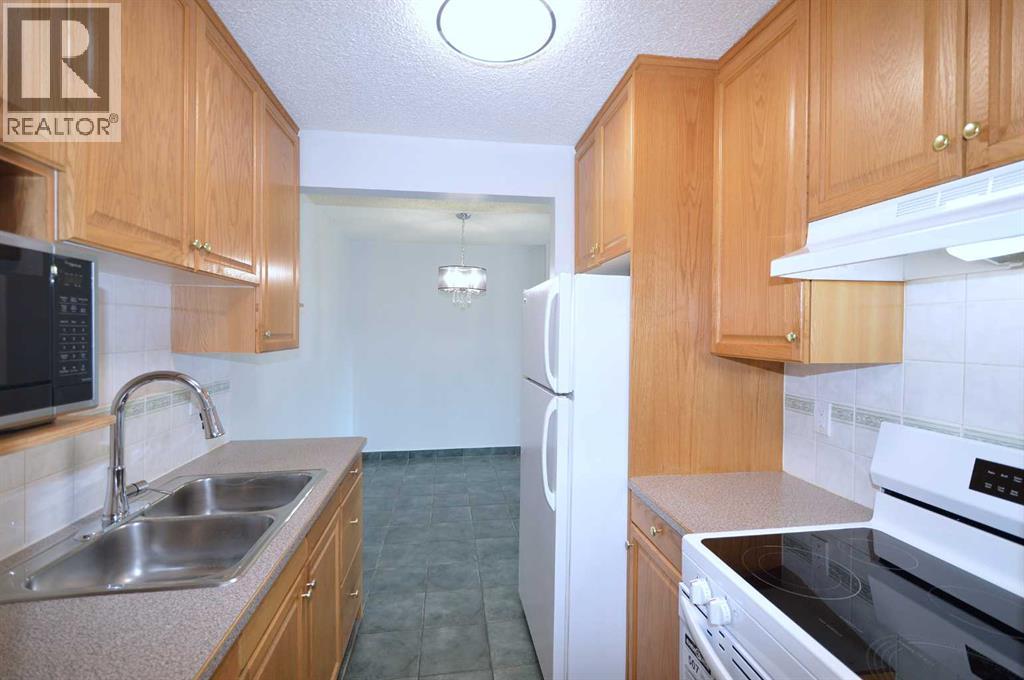 Apartment for Sale in 303, 635 56 Avenue SW|Calgary, Alberta T2V0G9 3