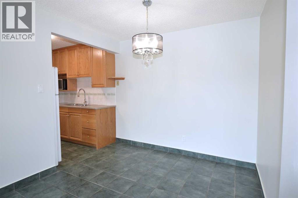 Apartment for Sale in 303, 635 56 Avenue SW|Calgary, Alberta T2V0G9 4