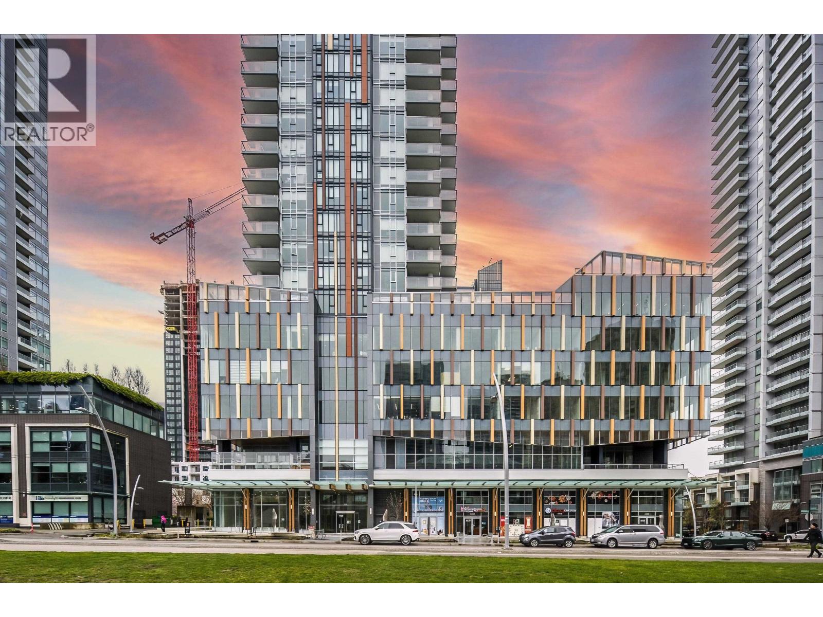 702 4458 BERESFORD STREET|Burnaby, British Columbia V5H0J1