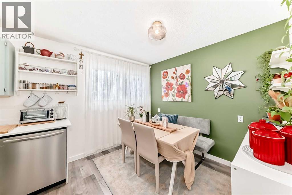 Row / Townhouse for Sale in 73, 115 Bergen Road NW|Calgary, Alberta T3K1P2 2