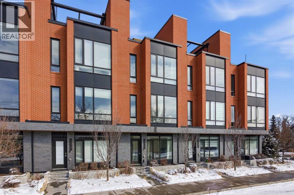 Row / Townhouse for Sale in 3012 Parkdale Boulevard NW|Calgary, Alberta T2N5B3