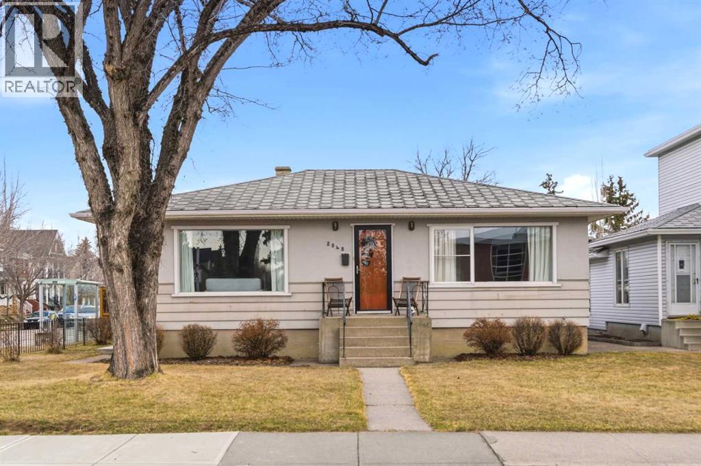 House for Sale in 2048 38 Avenue SW|Calgary, Alberta T2T2K4