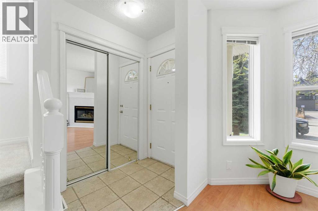 Row / Townhouse for Sale in 1, 2106 35 Avenue SW|Calgary, Alberta T2T2E3 2