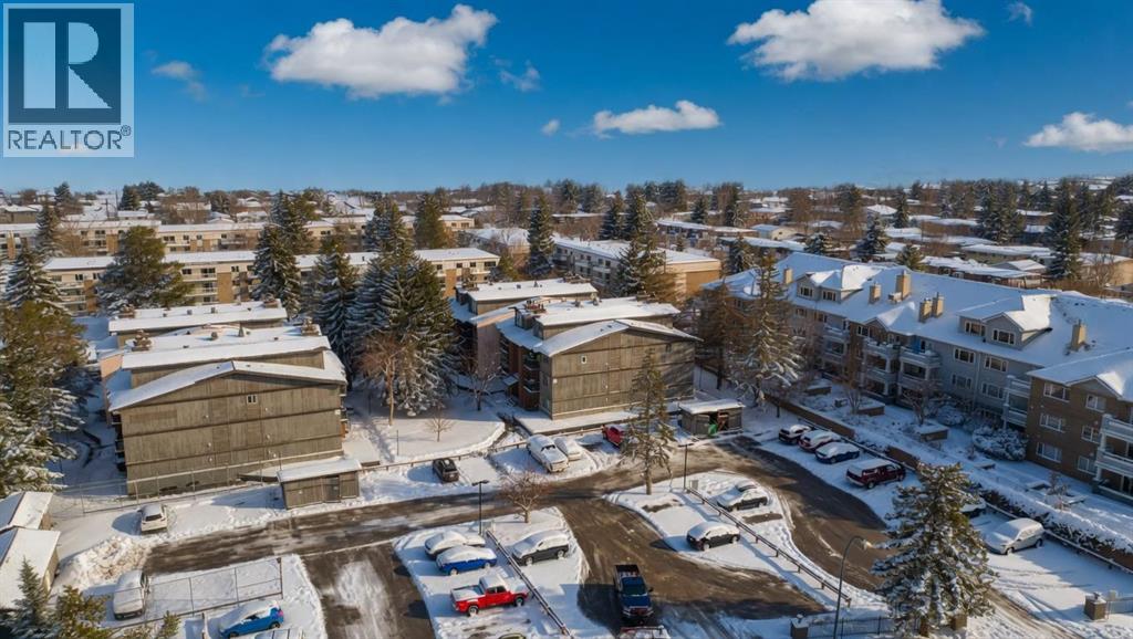 Apartment for Sale in 302A, 7301 4a Street SW|Calgary, Alberta T2N4V8 4