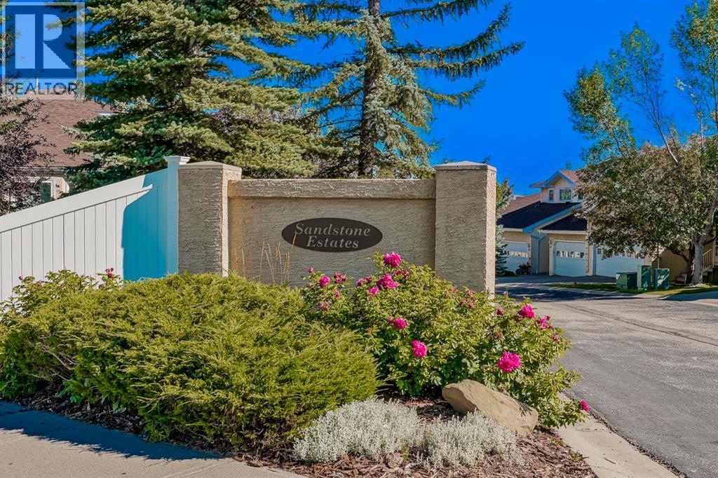 Row / Townhouse for Sale in 25, 200 Sandstone Drive NW|Calgary, Alberta T3K4N7 4