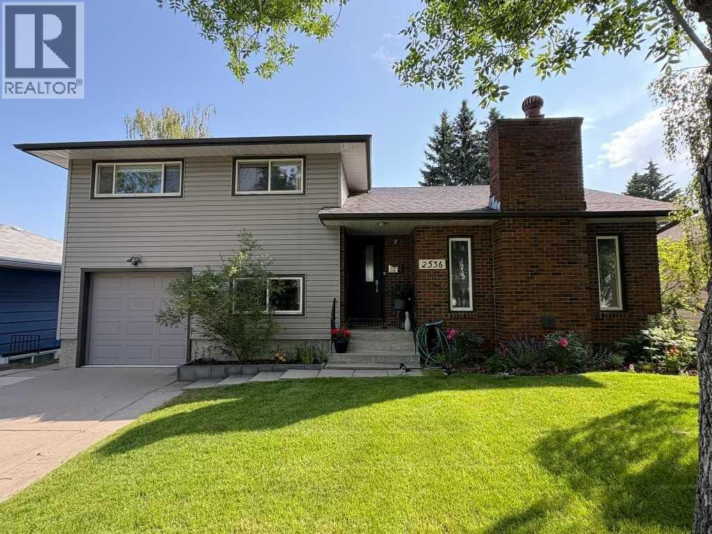 House for Sale in 2536 chicoutimi Drive NW|Calgary, Alberta T2L0W5