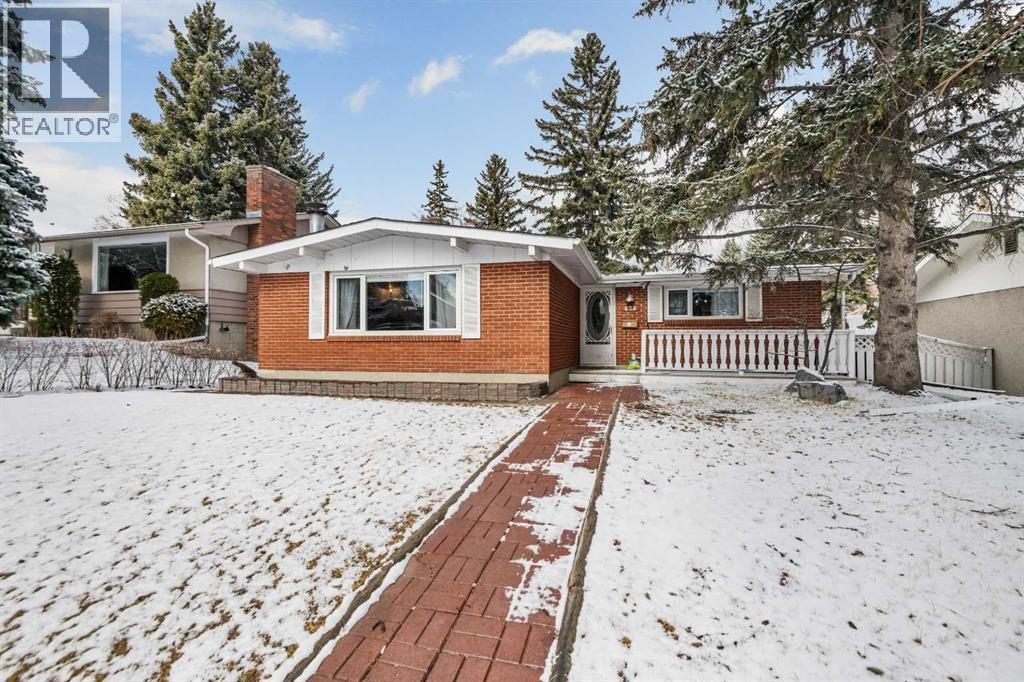 House for Sale in 628 Seymour Avenue SW|Calgary, Alberta T2W0N4