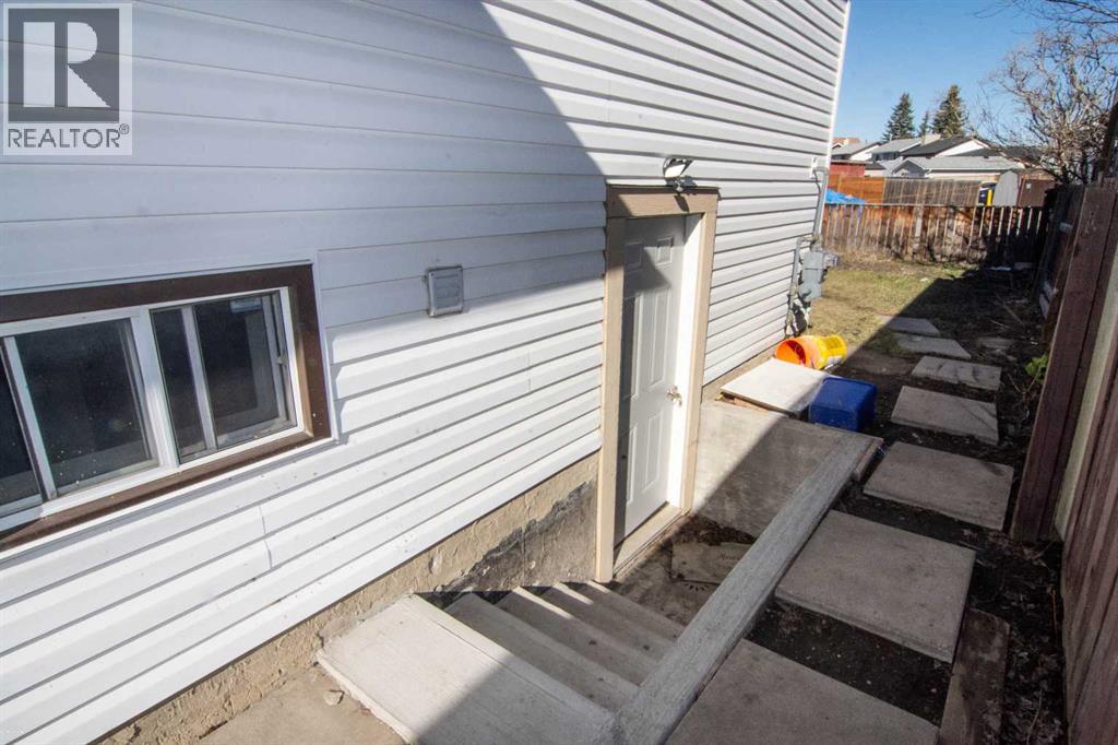 House for Sale in 27 Taraglen Court NE|Calgary, Alberta T3J2M6 3