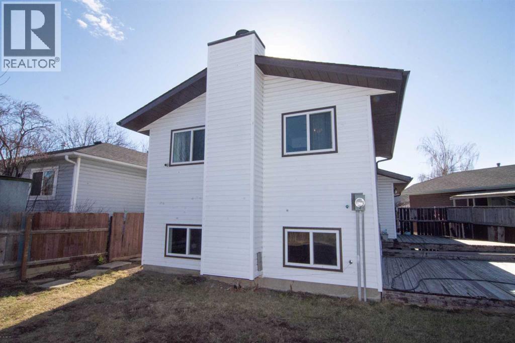 House for Sale in 27 Taraglen Court NE|Calgary, Alberta T3J2M6 4
