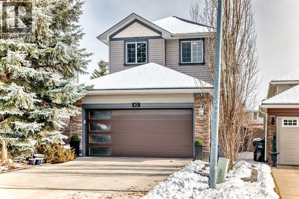 House for Sale in 42 Somerset Circle SW|Calgary, Alberta T2Y3P7
