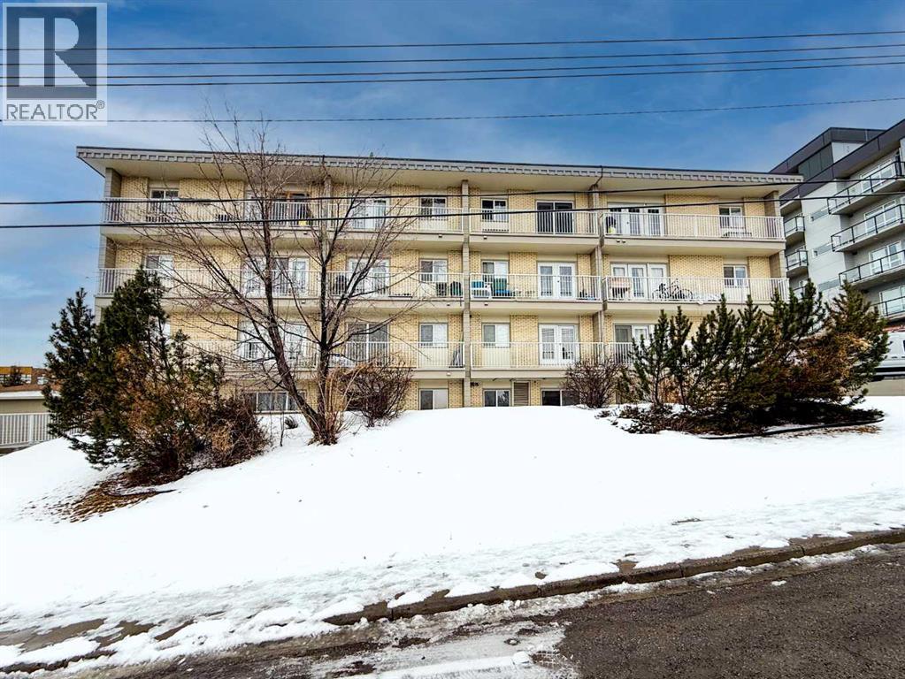 Apartment for Sale in 22, 1813 25 Avenue SW|Calgary, Alberta T2T1A4