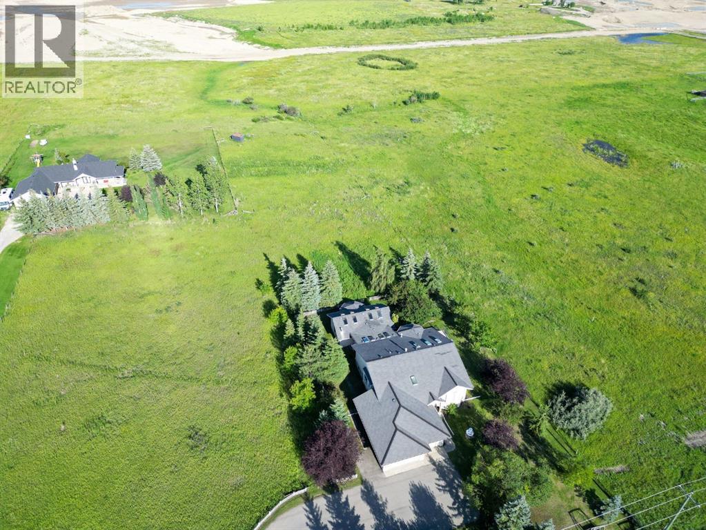 Property for Sale in 19008 Sheriff King Street SW|Calgary, Alberta T2J3X8 2