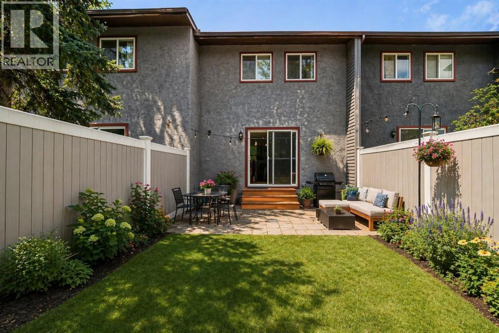 Row / Townhouse for Sale in 702, 9930 Bonaventure Drive SE|Calgary, Alberta T2J4L4