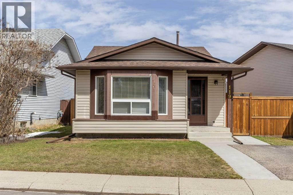 House for Sale in 119 Bedfield Close NE|Calgary, Alberta T3K3L6