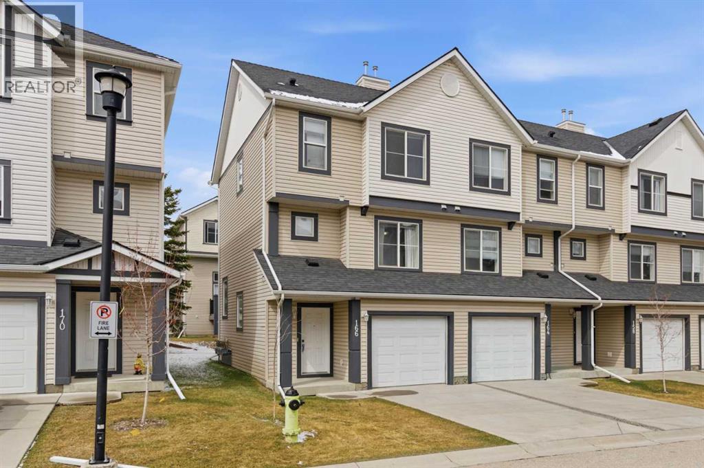 166 Everhollow Heights SW