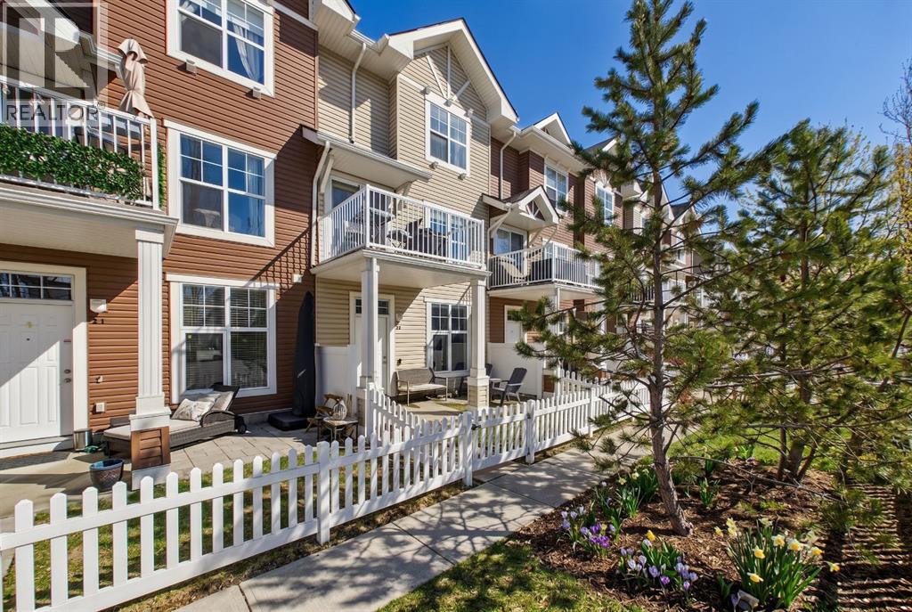 Row / Townhouse for Sale in 47 Toscana Gardens|Calgary, Alberta T3L3C2