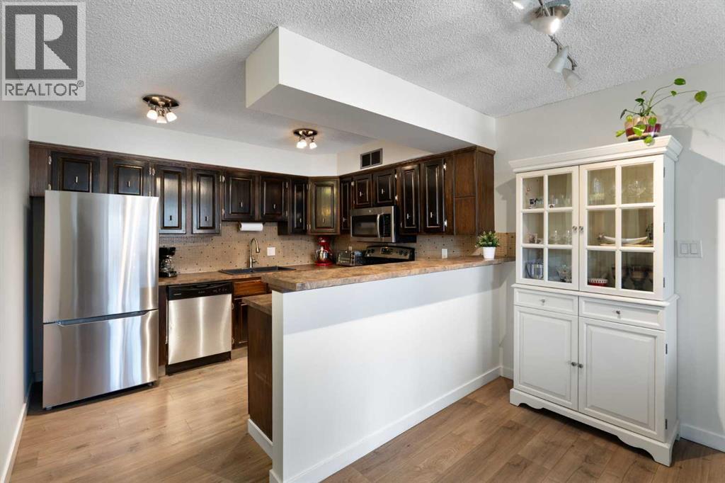 Apartment for Sale in 3, 722 4A Street NE|Calgary, Alberta T2E3W2 3