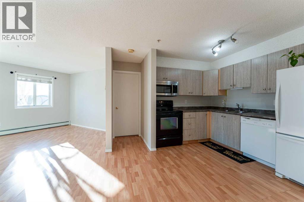 Apartment for Sale in 102, 1717 60 Street SE|Calgary, Alberta T2A7Y7 5