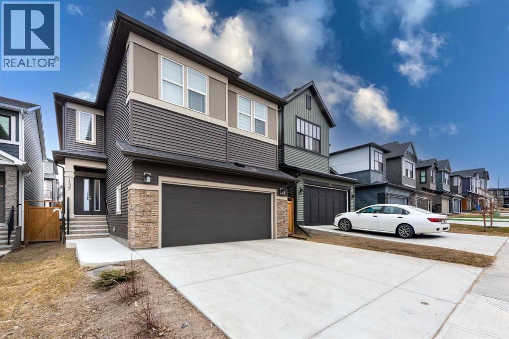 House for Sale in 137 Edith Villas NW|Calgary, Alberta T3R1Y8