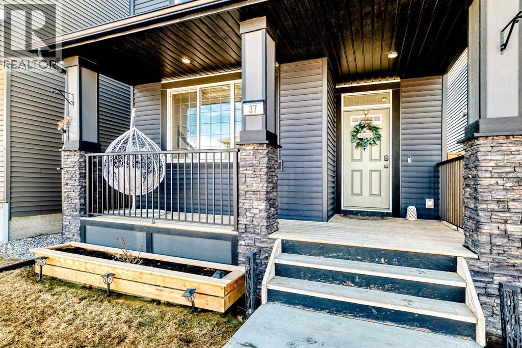 House for Sale in 37 Legacy Glen Point SE|Calgary, Alberta T2X4T2