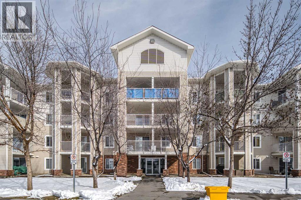 Apartment for Sale in 307, 17 Country Village Bay NE|Calgary, Alberta T3K5Z3