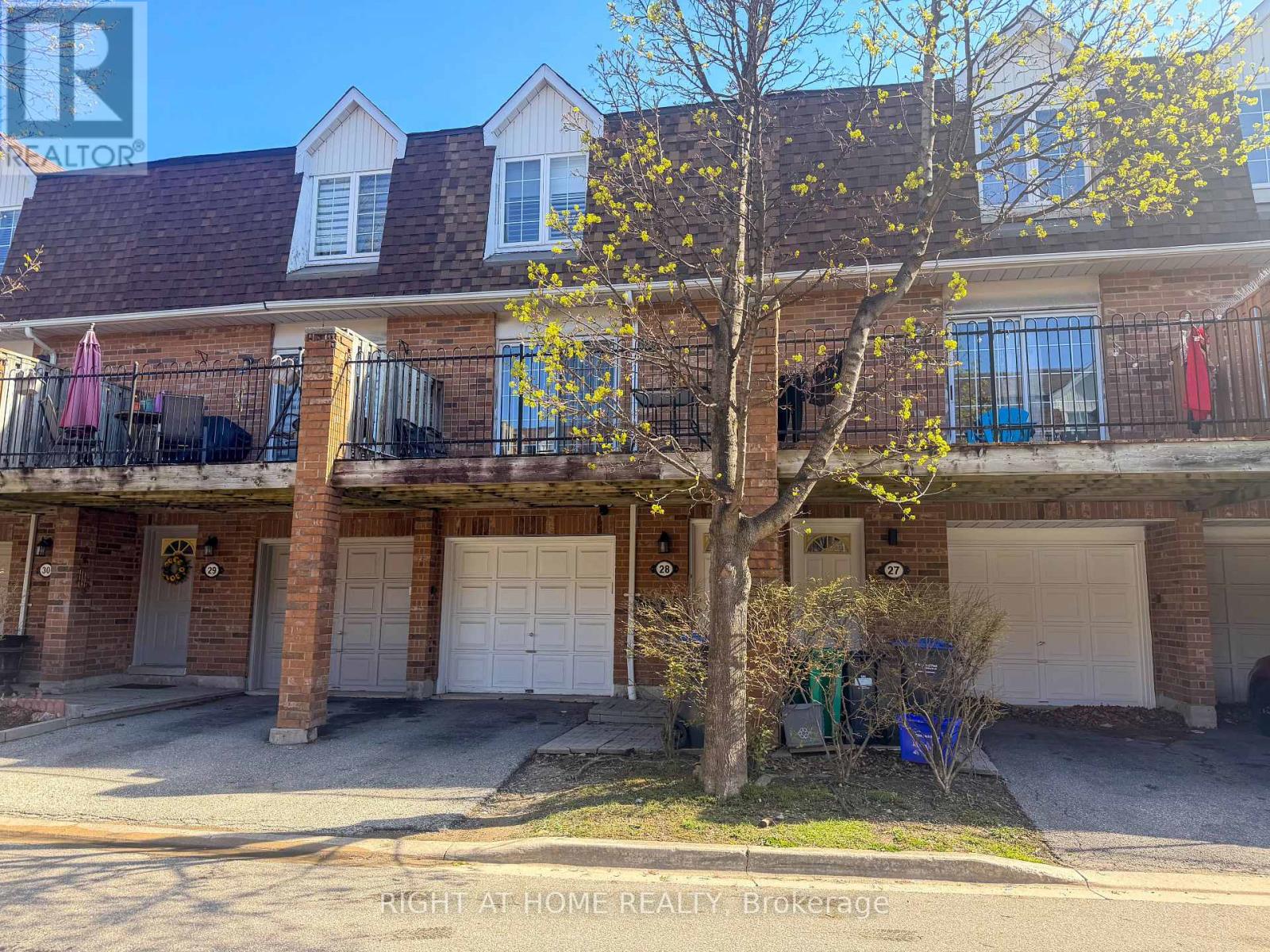 Row / Townhouse for Sale in 28 - 1525 SOUTH PARADE COURT|Mississauga (East Credit), Ontario L5M6E9 3