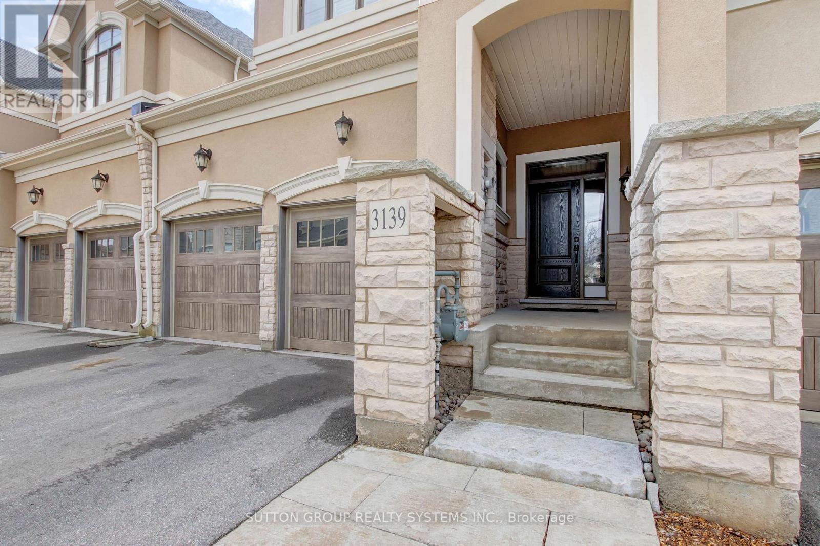 Row / Townhouse for Sale in 3139 RIVERPATH COMMON|Oakville (OA Rural Oakville), Ontario L6M1P6 2