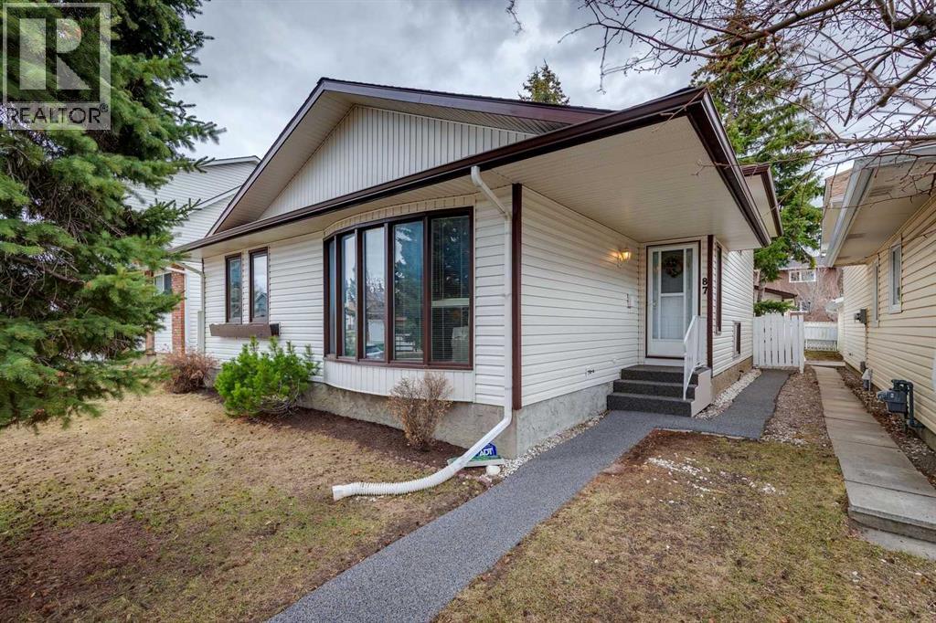 House for Sale in 87 Edforth Road NW|Calgary, Alberta T3A3V8
