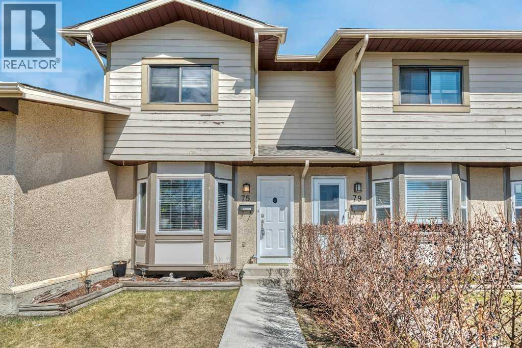 Row / Townhouse for Sale in 75 Deerfield Drive SE|Calgary, Alberta T2J6T8 2