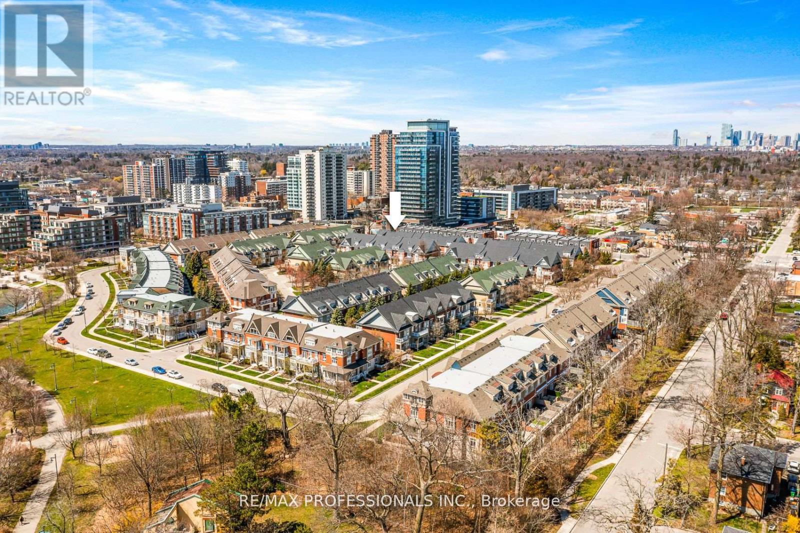 Row / Townhouse for Sale in 13 COMPASS WAY|Mississauga (Port Credit), Ontario L5G4T8 3