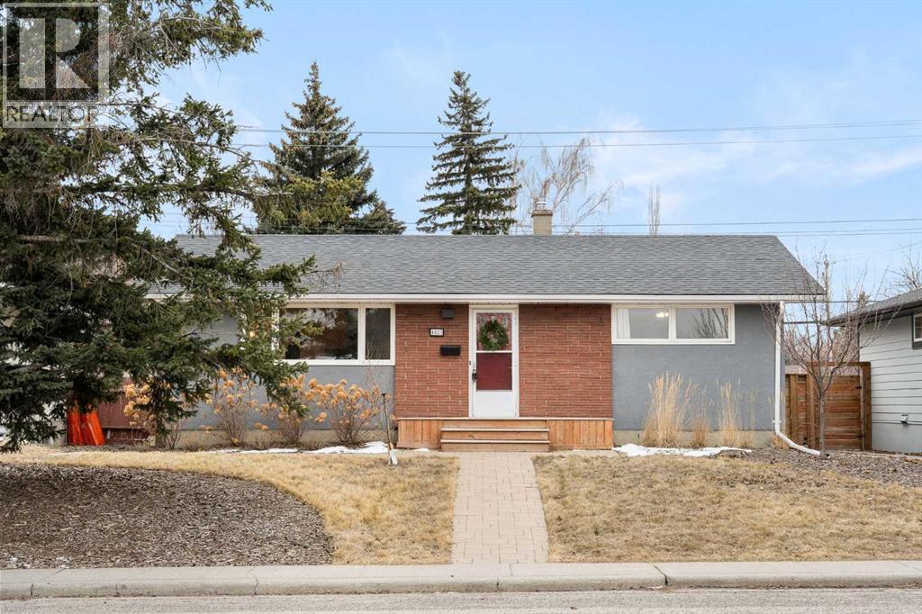 House for Sale in 4823 Waverley Drive SW|Calgary, Alberta T3C2P5