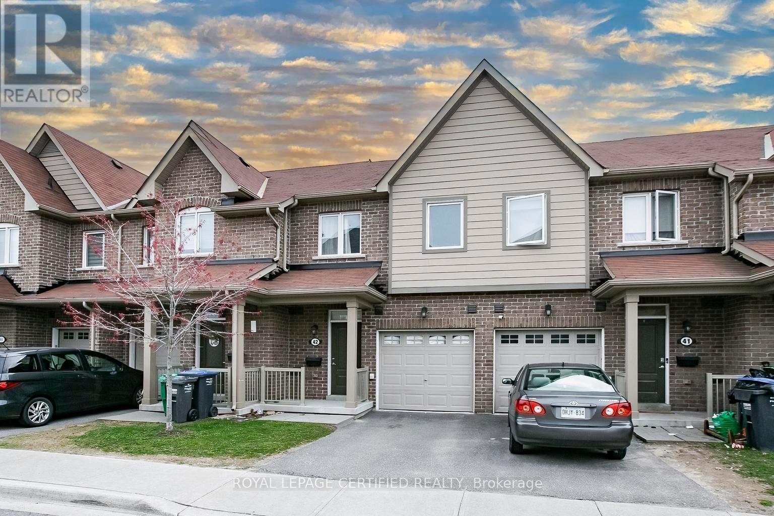 Row / Townhouse for Sale in 42 - 50 EDINBURGH DRIVE|Brampton (Bram West), Ontario L6Y1N0 2