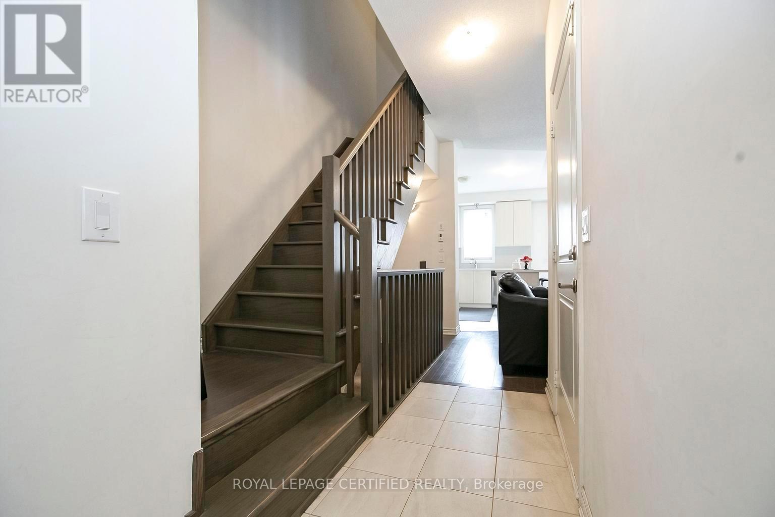 Row / Townhouse for Sale in 42 - 50 EDINBURGH DRIVE|Brampton (Bram West), Ontario L6Y1N0 5