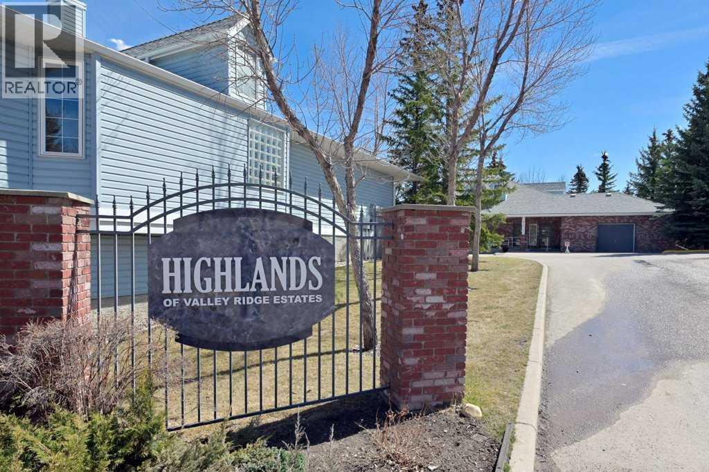 Row / Townhouse for Sale in 184 Valley Ridge Heights NW|Calgary, Alberta T3B5T3 2