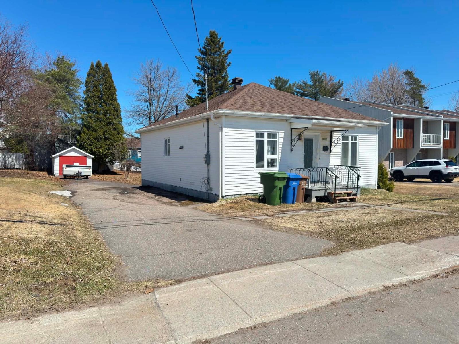 3812 Rue Ste-Cécile, Saguenay (Jonquière), Quebec G7X2V4