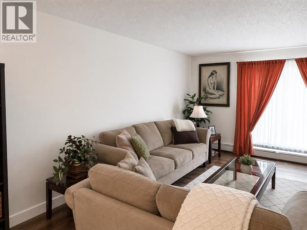 Apartment for Sale in 215, 723 57 Avenue SW|Calgary, Alberta T2V4Z3 3