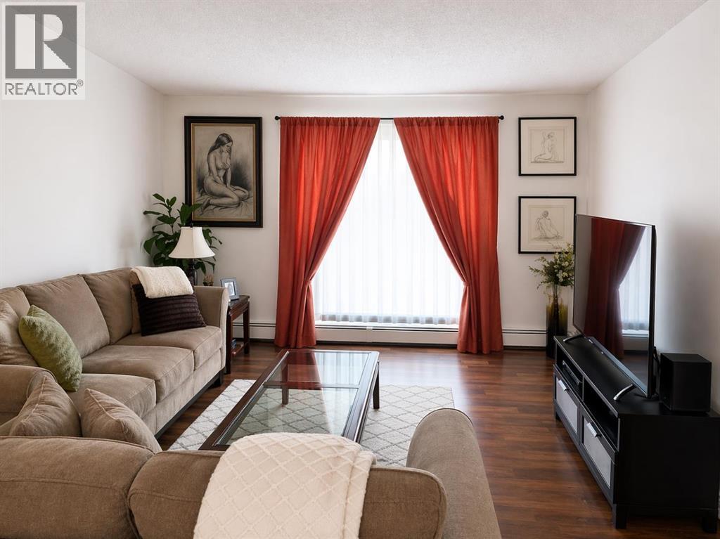 Apartment for Sale in 215, 723 57 Avenue SW|Calgary, Alberta T2V4Z3 2