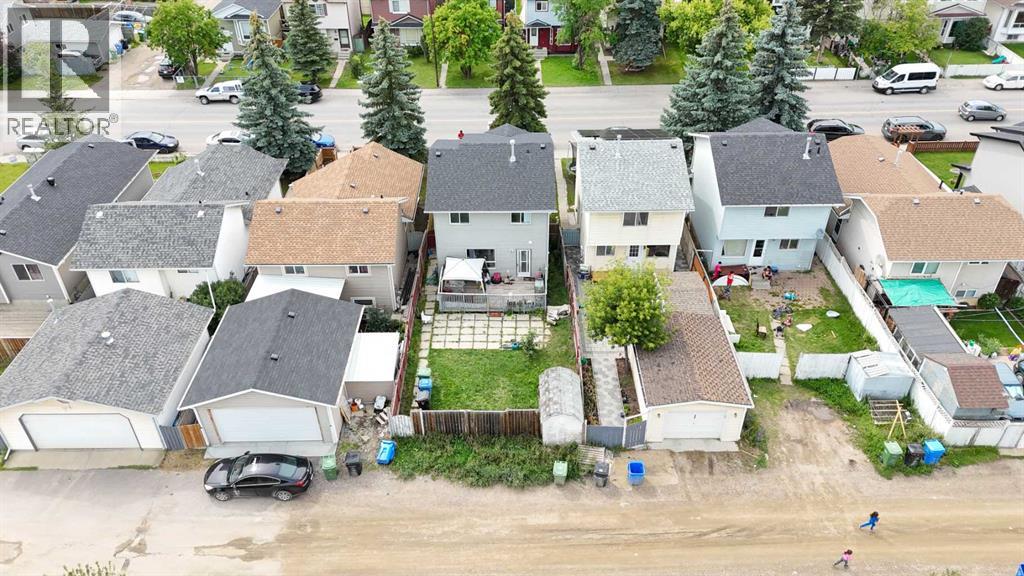 House for Sale in 136 Martindale Drive NE|Calgary, Alberta T3J3G5 5