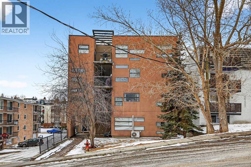 Apartment for Sale in 301, 2316 17B Street SW|Calgary, Alberta T2T4S8