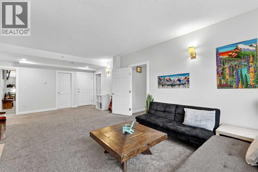 Apartment for Sale in 301, 2316 17B Street SW|Calgary, Alberta T2T4S8 5