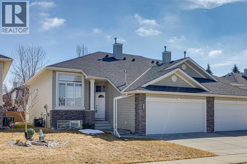 Duplex for Sale in 19 Wentworth Gardens SW|Calgary, Alberta T3H4L7