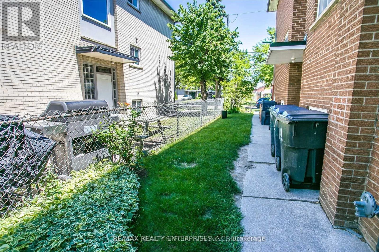 For sale: 54 RABBIT LANE, Toronto (Eringate-Centennial-West Deane ...